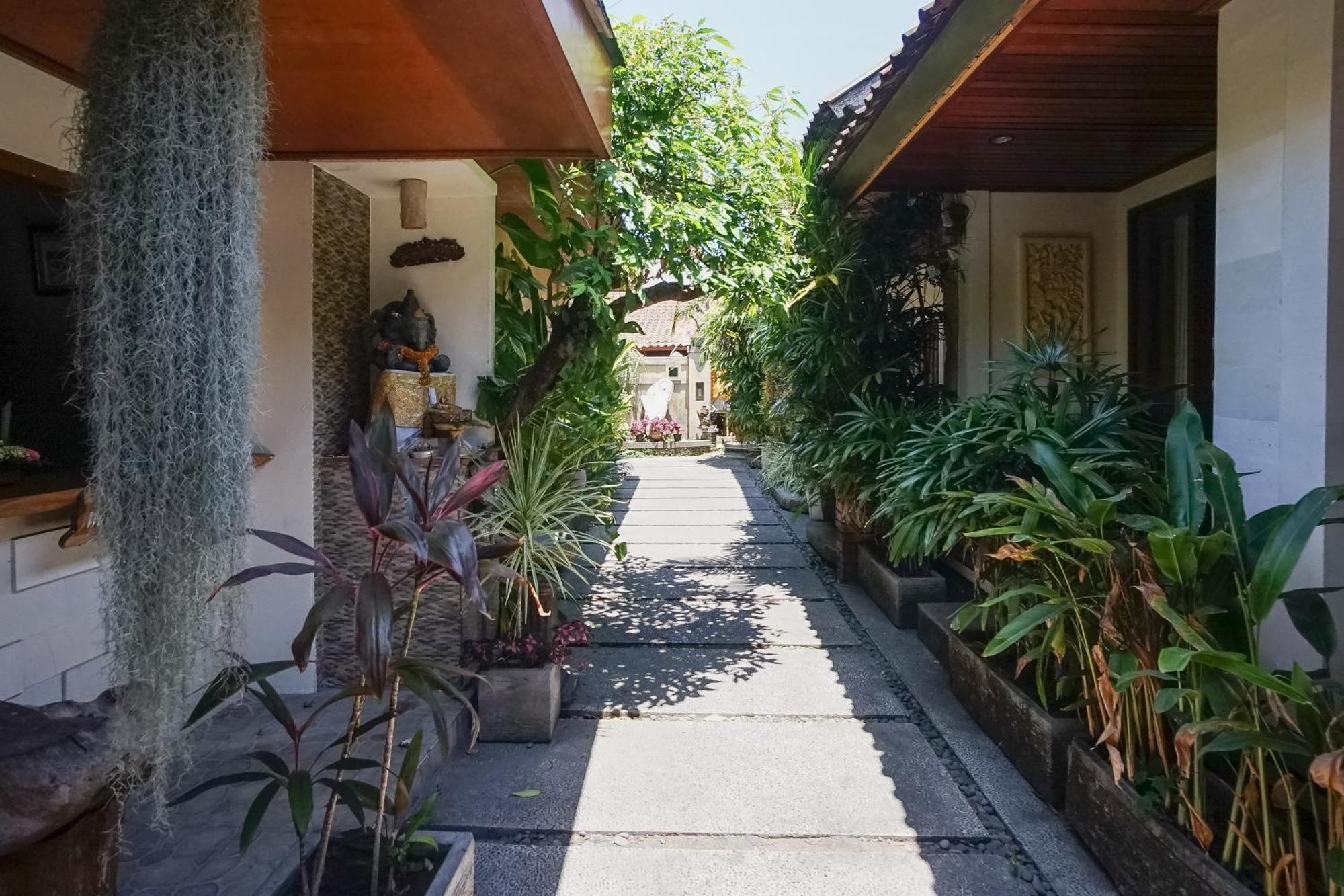 Wayan Guest house 2*